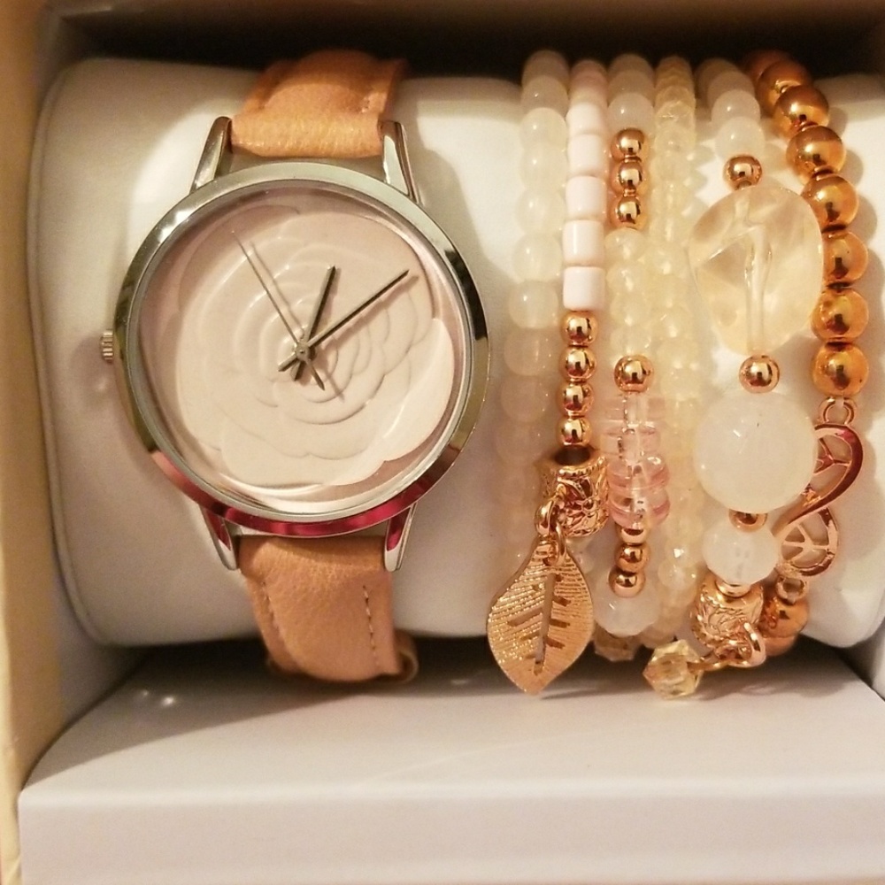 New Aeropostale rose pink watch with bracelets set